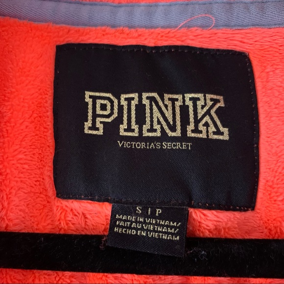 PINK Victoria’s Secret Coral/Peach Fuzzy (Soft) Zip Up Jacket - Size Small - Picture 8 of 8